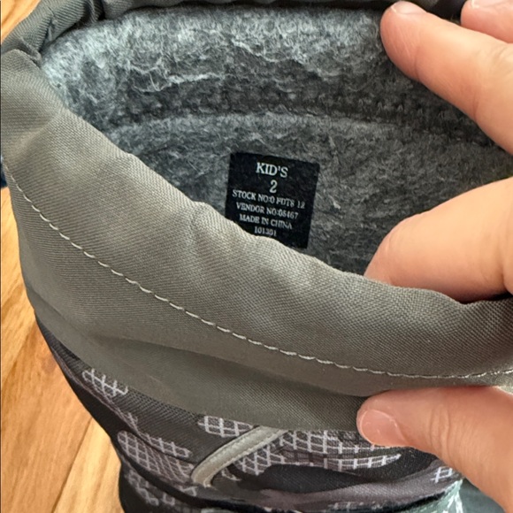 L.L. Bean Black and Gray Camouflage Snow Boots - Picture 5 of 7